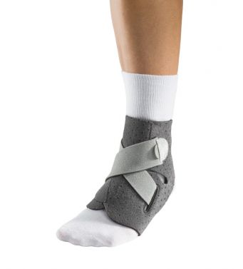 MUELLER ADJUST TO FIT ANKLE SUPPORT / UNIVERSAL