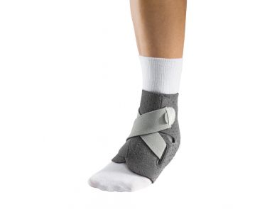 MUELLER ADJUST TO FIT ANKLE SUPPORT / UNIVERSAL
